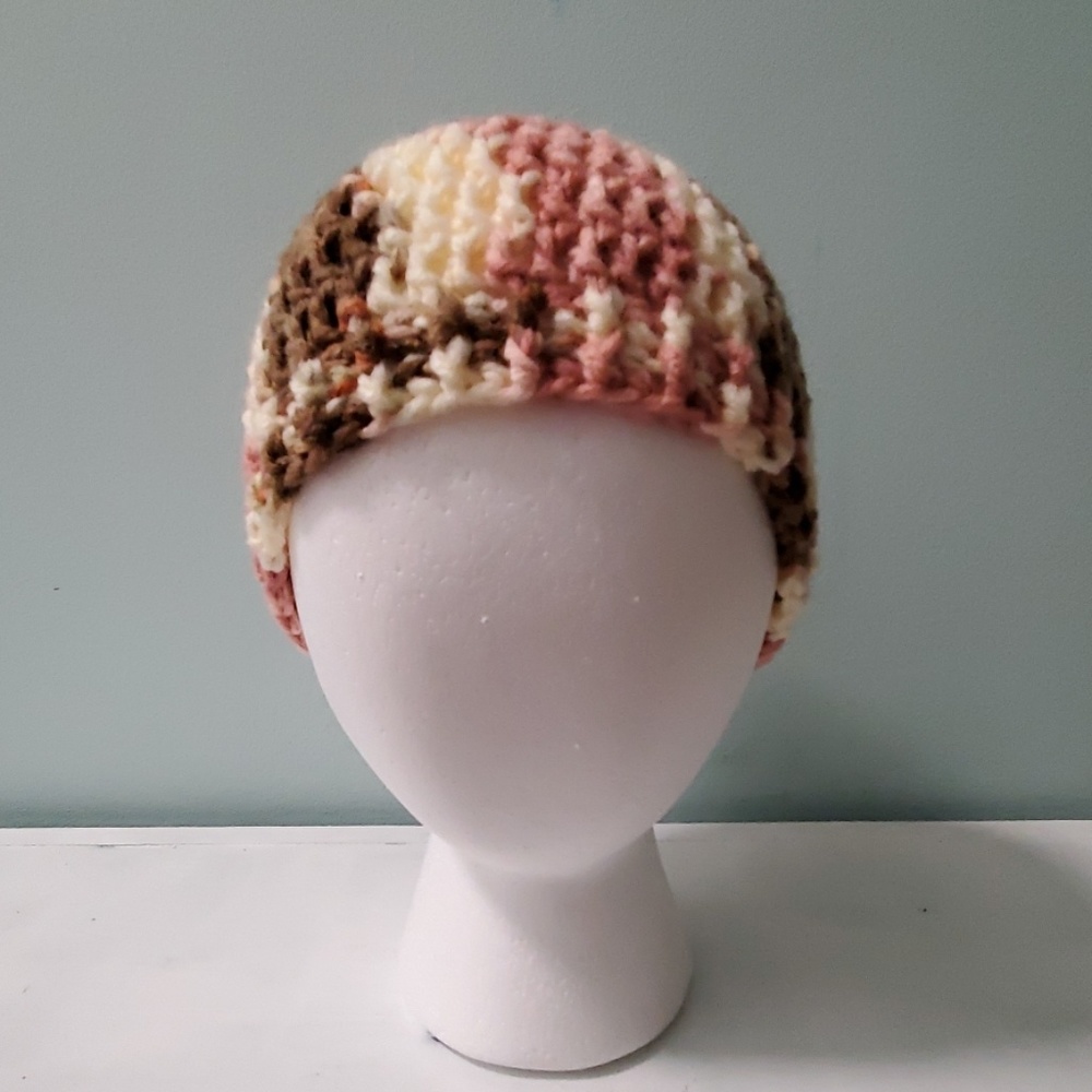 ❄ Crocheted handmade beanie-style hat ❄